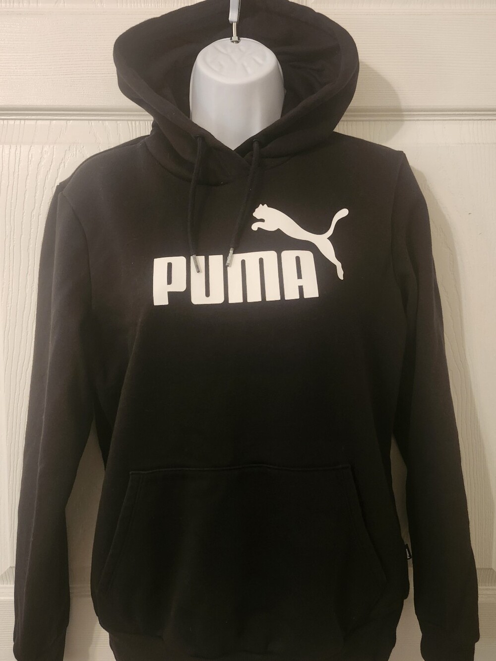 PUMA Women's Black Hoodie Sweater Medium